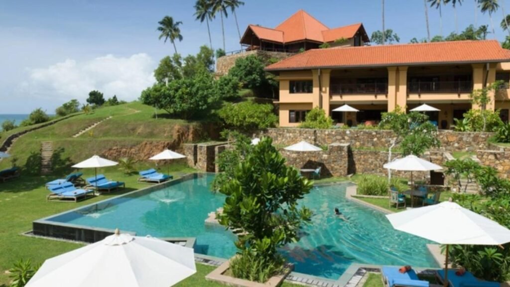 Infinity pool overlooking the ocean at Cape Weligama