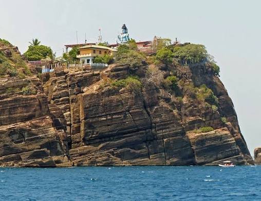 Koneswaram Temple perched on Swami Rock above the Indian Ocean in Trincomalee.