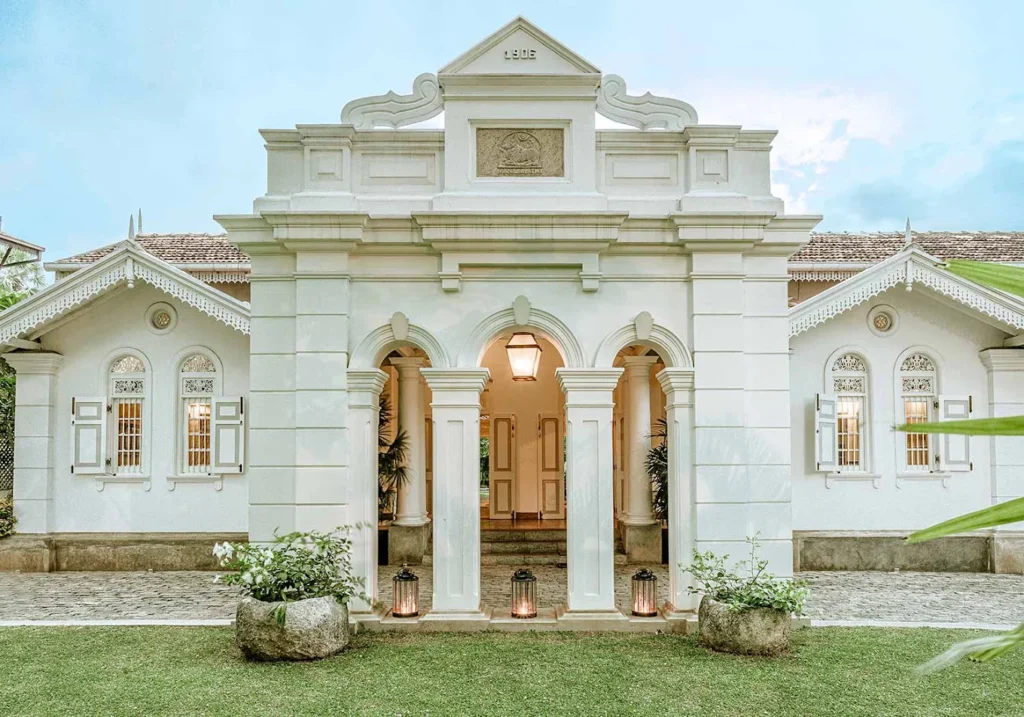 Colonial-style entrance of Maniumpathy heritage hotel in Colombo.