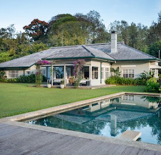 Nine Skies bungalow with a swimming pool and landscaped garden in Ella.