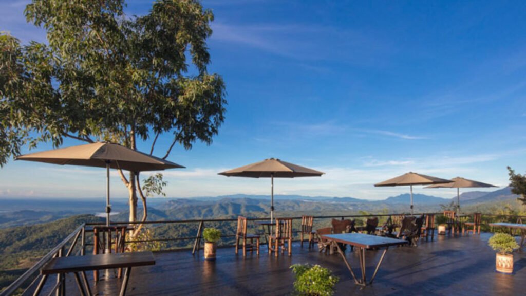 Mountain view terrace at Dream Cliff Resort