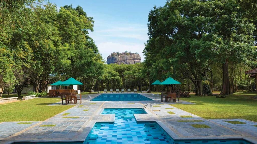 Swimming pool with Sigiriya Rock view at Hotel Sigiriya