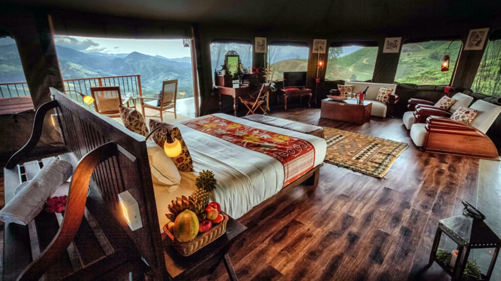 Luxury room with mountain views at Madulkelle