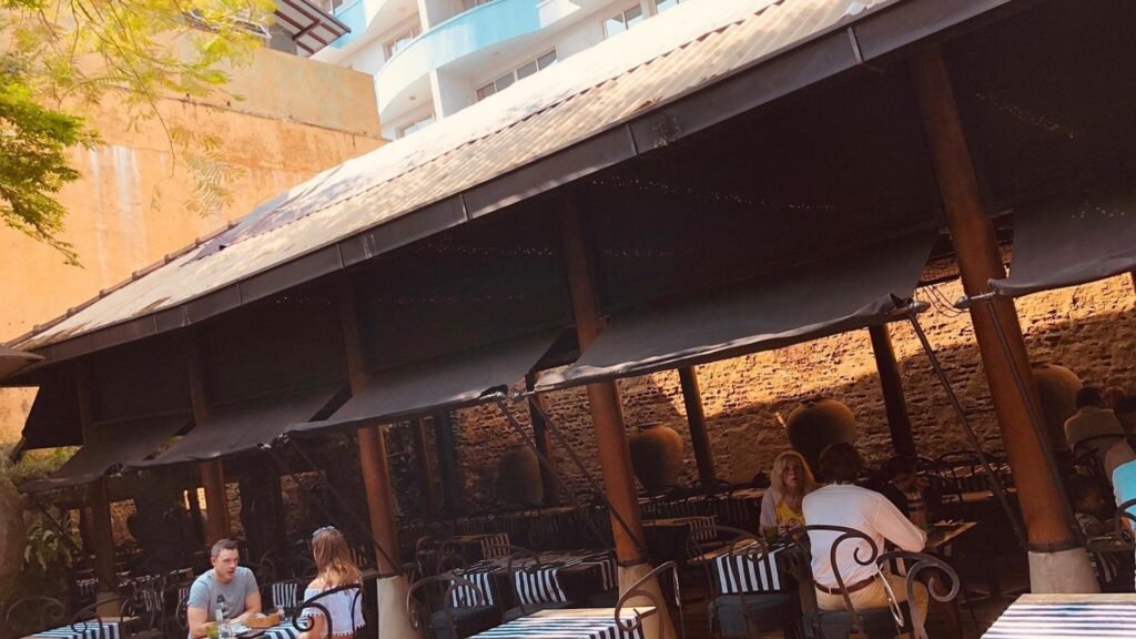 Courtyard dining at The Gallery Café Colombo