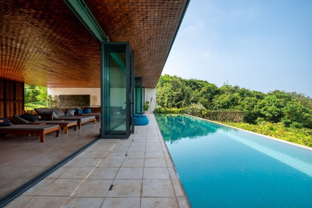 Infinity pool overlooking tropical greenery at Villa Vista Sri Lanka